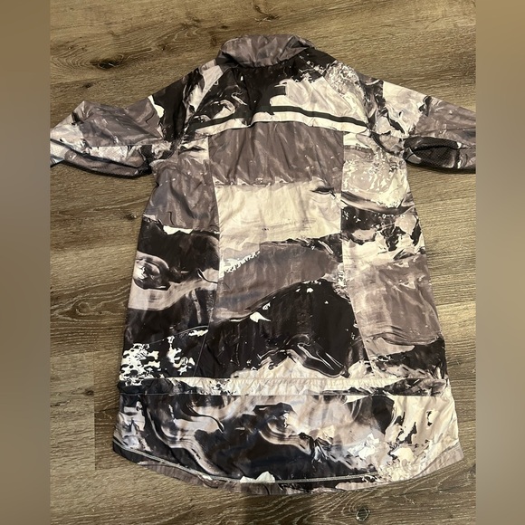 Lululemon Miss Misty Jacket II ( wind breaker ) - Picture 11 of 11